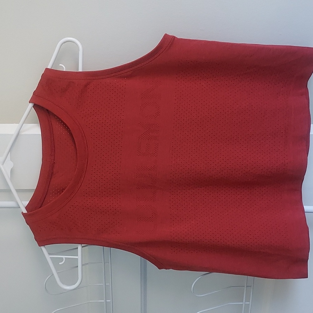 Lululemon Breeze By Muscle Crop Tank Top *logo Ventilated NWOT Cayenne Active